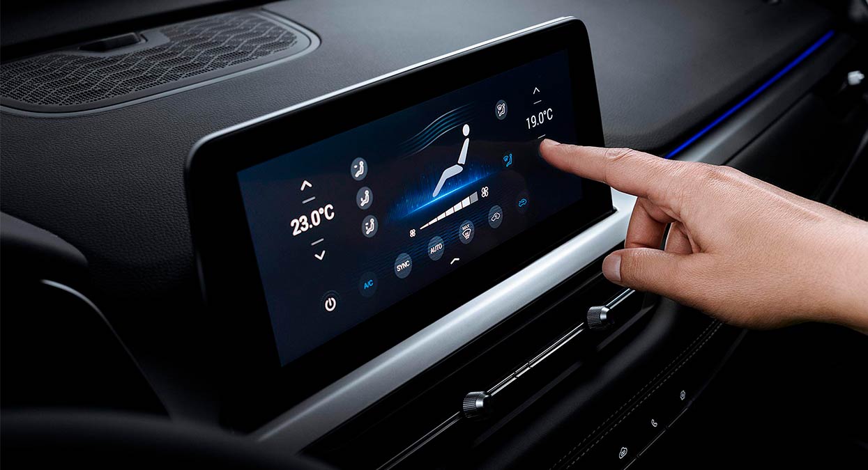 Multimídia de 10,25” HD com Android Auto, Apple Car Play, Bluetooth, controle do ar condicionado e funções do veículo
